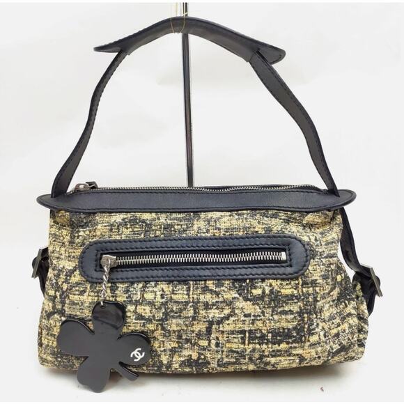 CHANEL Handbags - 💎✨BEAUTIFUL✨💎Authentic Chanel Coco Camellia Tweed Handbag Beige